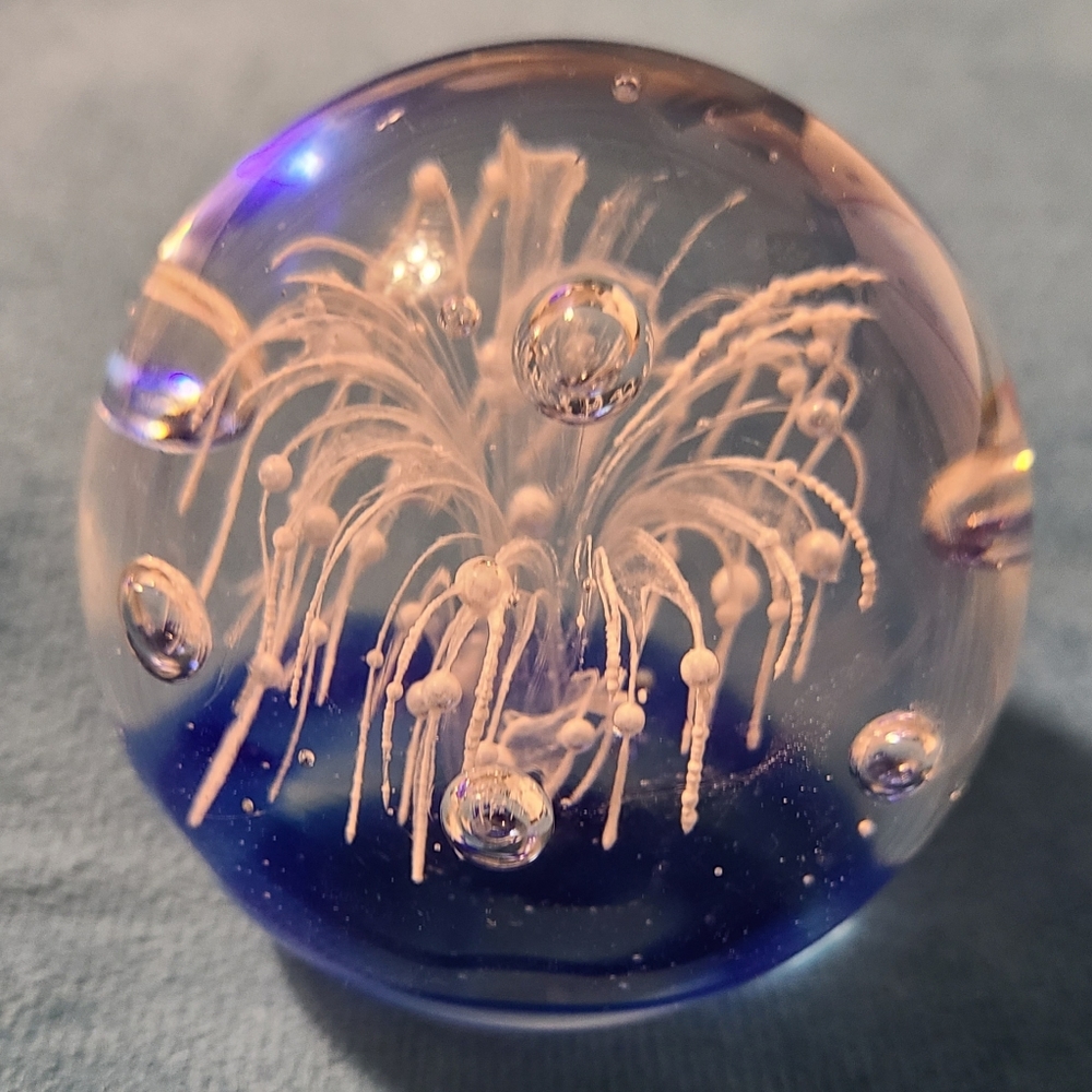2-1/2" Vintage Oval Handblown Paperweight Blue Swirl & White Flower Design